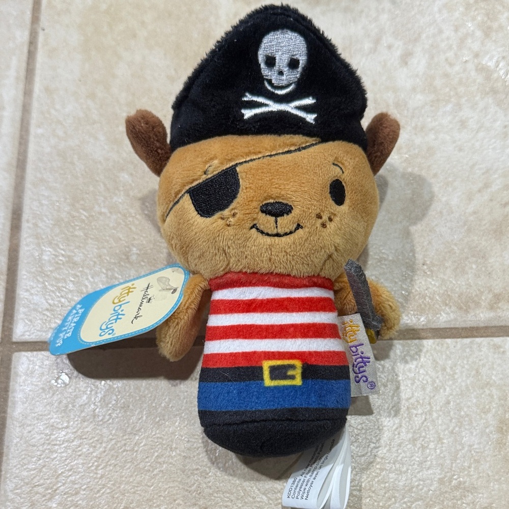 Hallmark itty bitty’s Brown Pirate Pup Plush with Black Hat & Red-White Stripes
